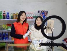 kaiyun-南京小店(diàn)，多(duō)虧(kuī)有这些场外指导