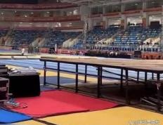 kaiyun-乒乓球亚锦赛变荒野求生比赛场地惊现青蛙？现场环境令人担忧