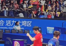 kaiyun-知行(xíng)合一 谁是樊(fán)振東(dōng)最好的场外(wài)指导 樊(fán)振東(dōng)除(chú)了指导队友还指导小胖