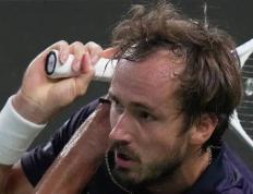 开云下载-梅尔在比赛中不满裁判(pàn)判(pàn)罚，发声抱怨等(děng)待纳达尔的經(jīng)历