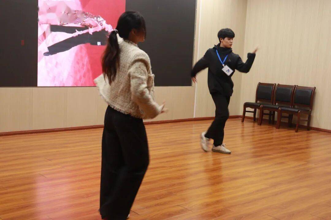 开云下载-见面會(huì)精彩集(jí)锦新鲜出炉！