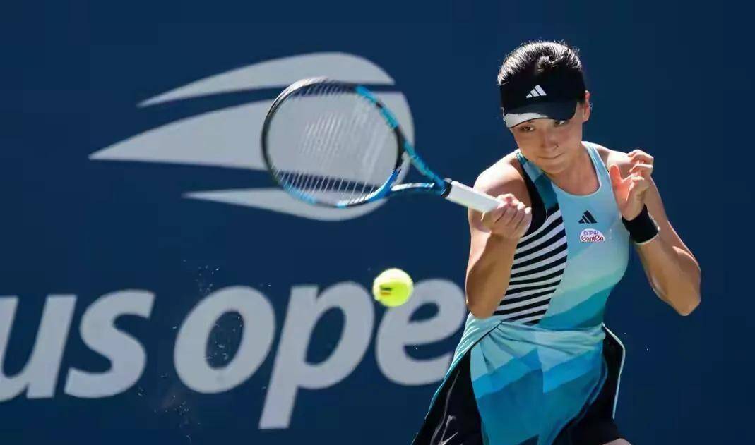 开云-中国网球新纪录！王欣瑜决胜盘翻盘，首战美网即入64强赢重奖