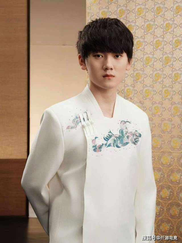 kaiyun-JackeyLove回应退役！《突然的陀螺》超《孤泳者》突破2300W播放