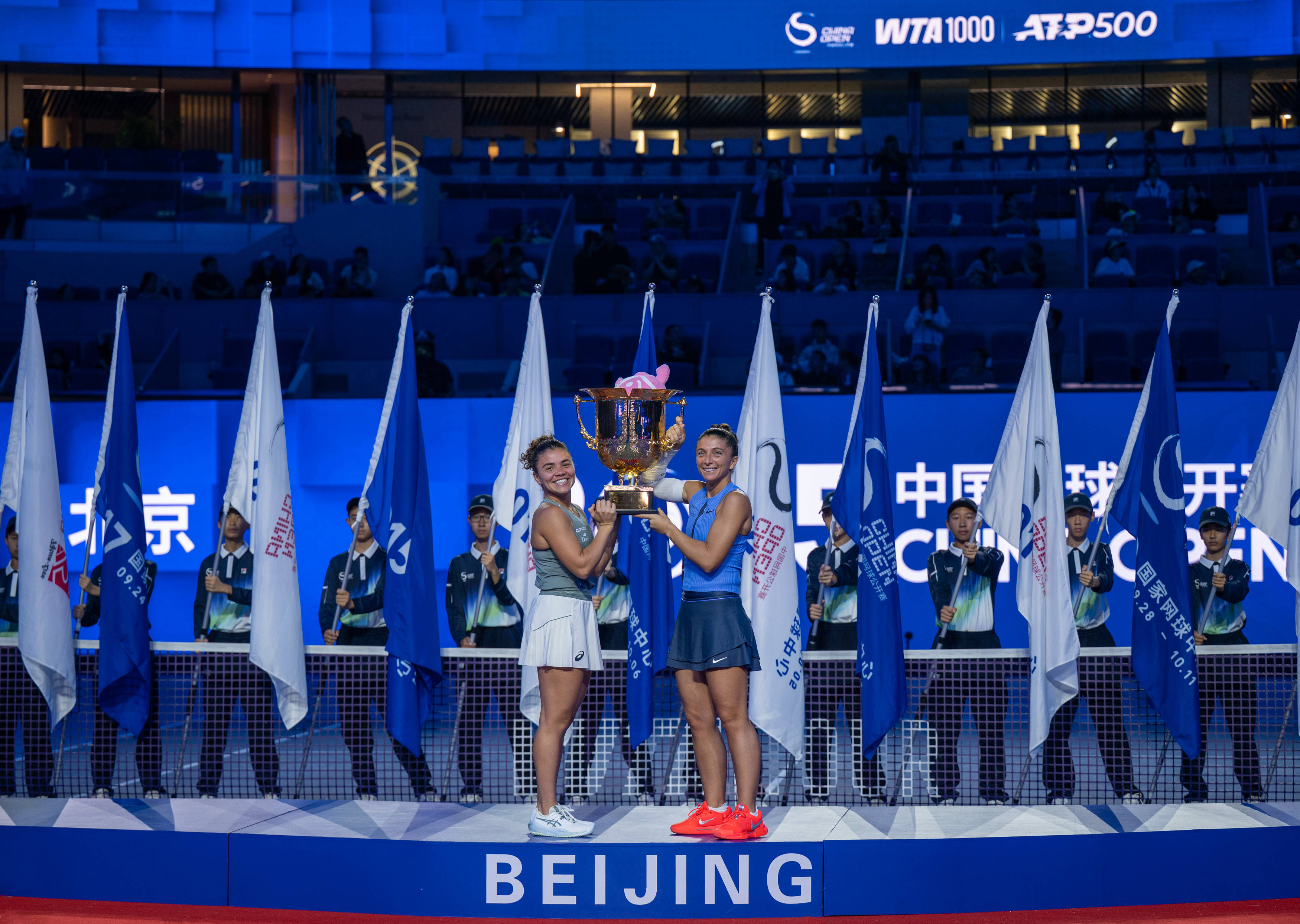 开云体育APP下载-（体育）网球——中网：埃(āi)拉(lā)尼/保利(lì)尼女雙(shuāng)夺冠