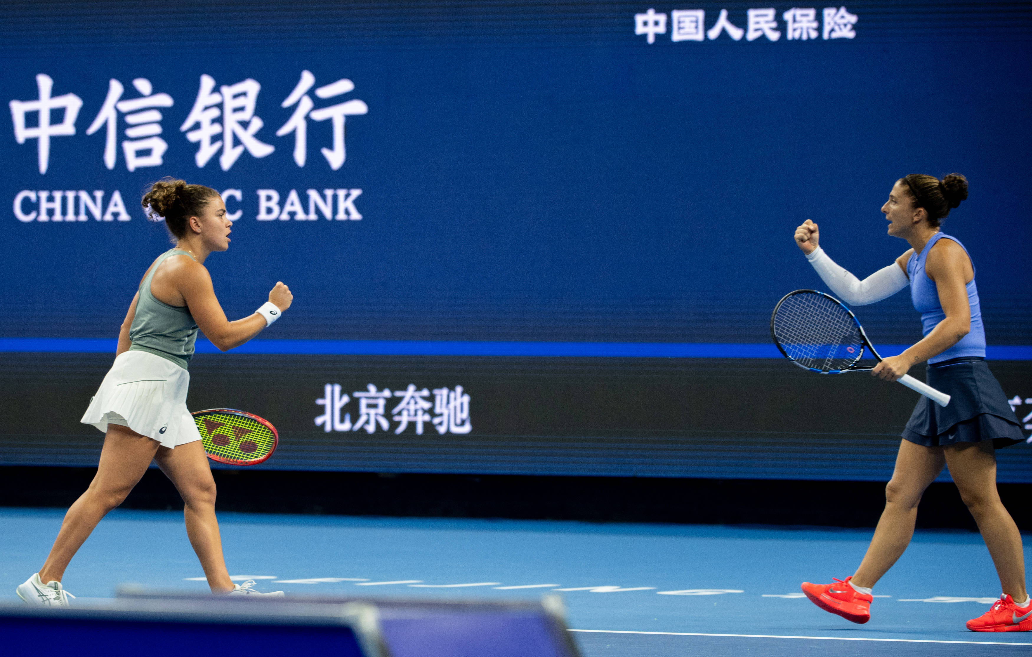开云体育APP下载-（体育）网球——中网：埃(āi)拉(lā)尼/保利(lì)尼女雙(shuāng)夺冠