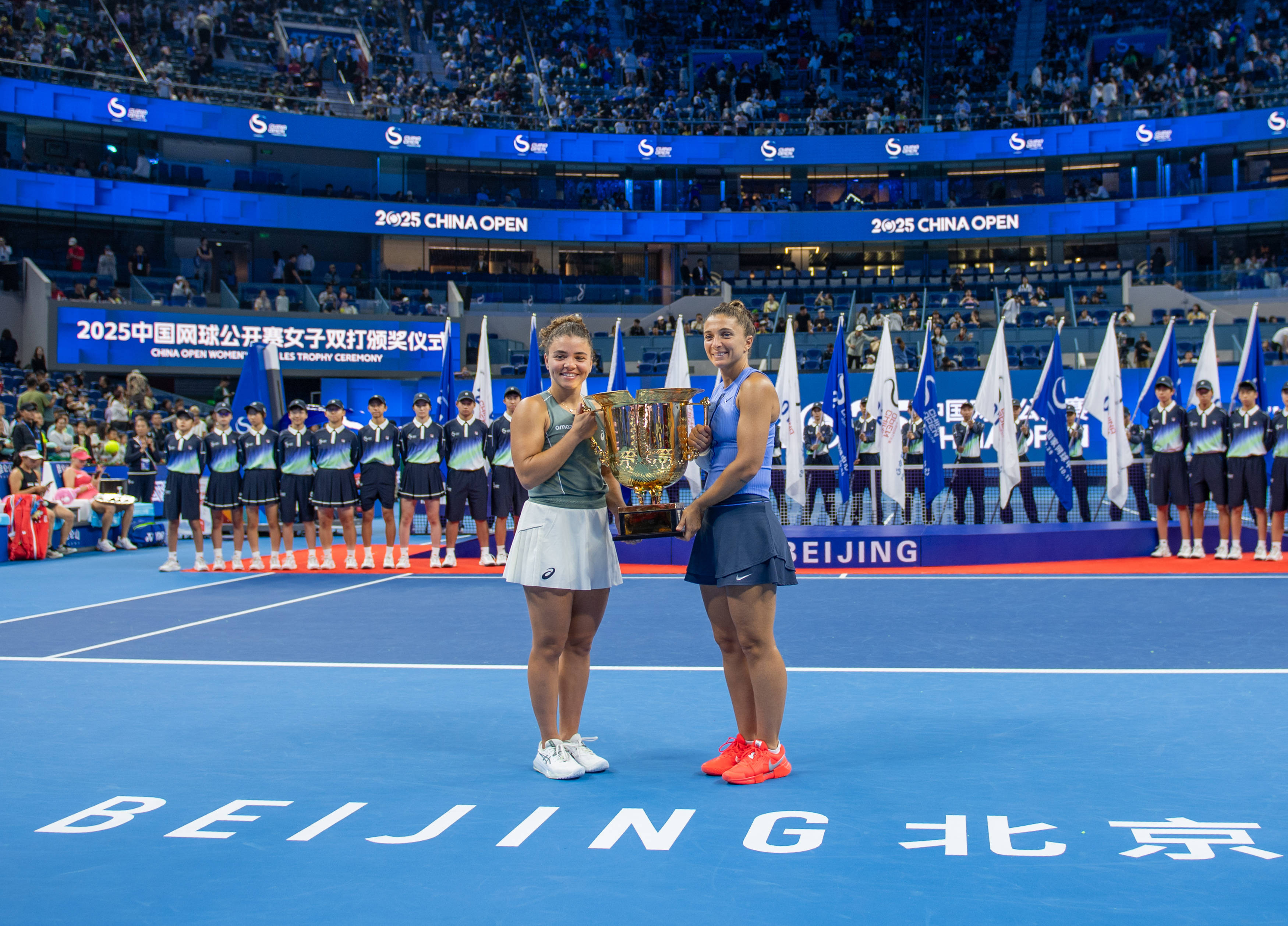 开云体育APP下载-（体育）网球——中网：埃(āi)拉(lā)尼/保利(lì)尼女雙(shuāng)夺冠