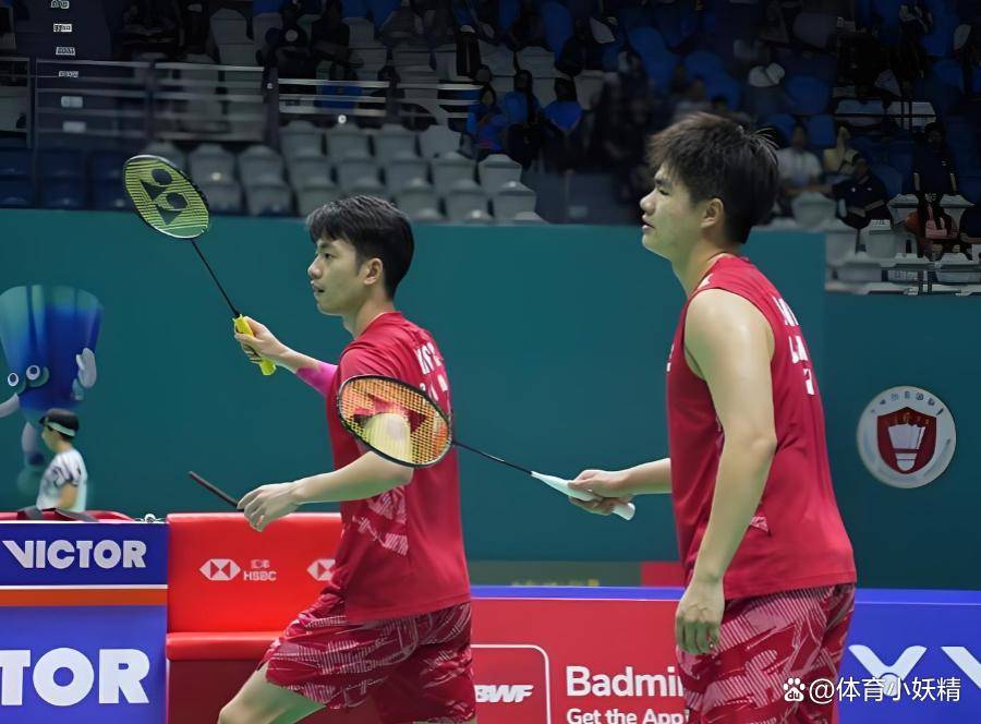 开云平台-羽毛球总决赛：男单决赛席位产生！法国男单2：0获胜对决石宇奇！