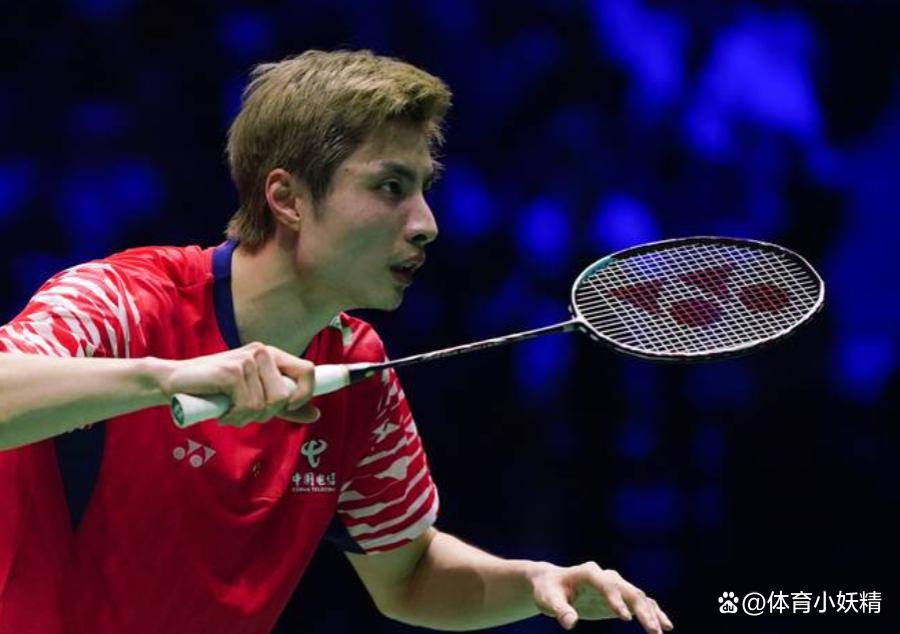 开云平台-羽毛球总决赛：男单决赛席位产生！法国男单2：0获胜对决石宇奇！