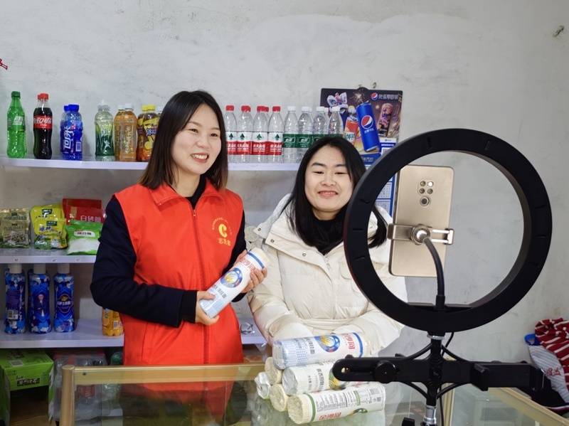 kaiyun-南京小店(diàn)，多(duō)虧(kuī)有这些场外指导