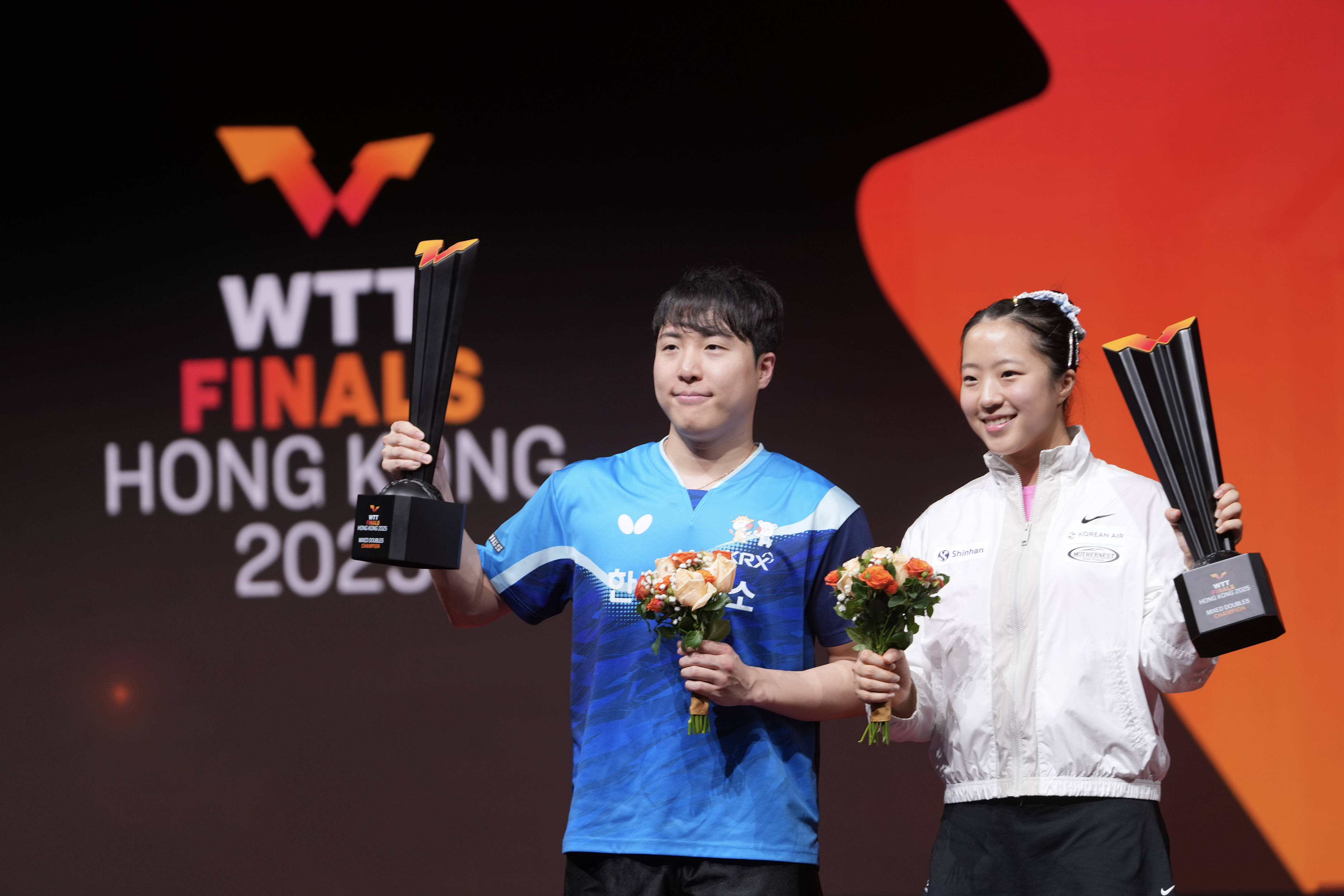 开云平台-（体育）乒乓球——WTT香港总决赛：林仲勋/申裕斌混双夺冠