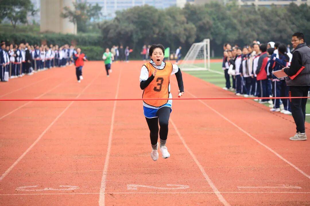 开云体育APP下载-咸阳彩虹中学运动会精彩集锦