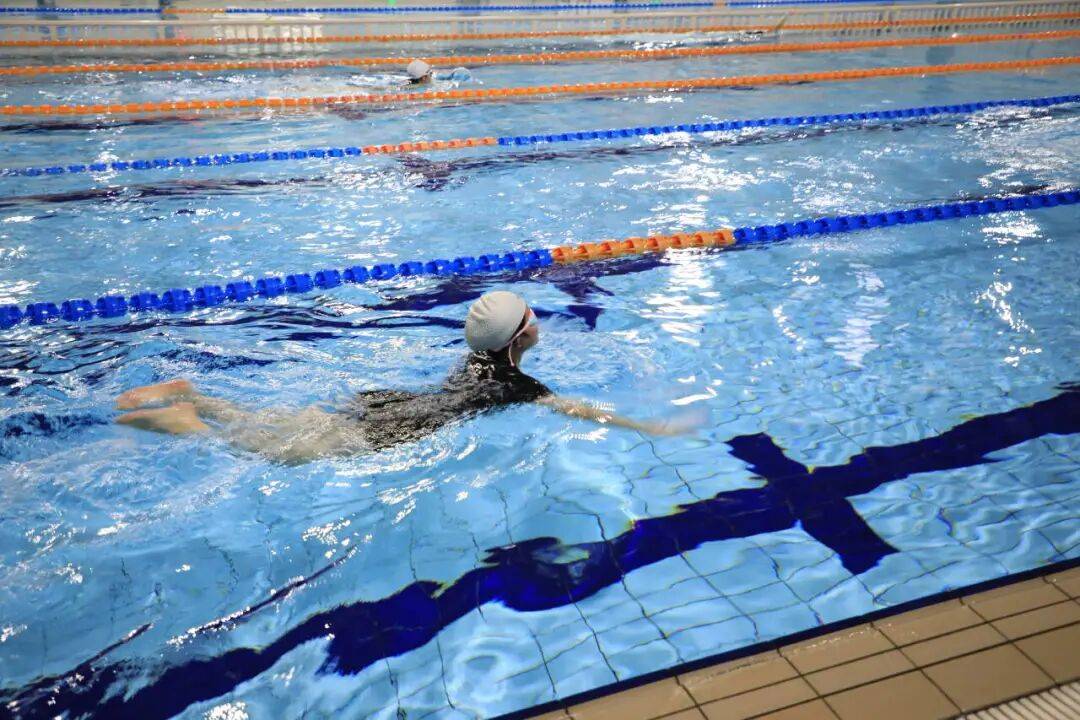 开云体育APP下载-咸阳彩虹中学运动会精彩集锦