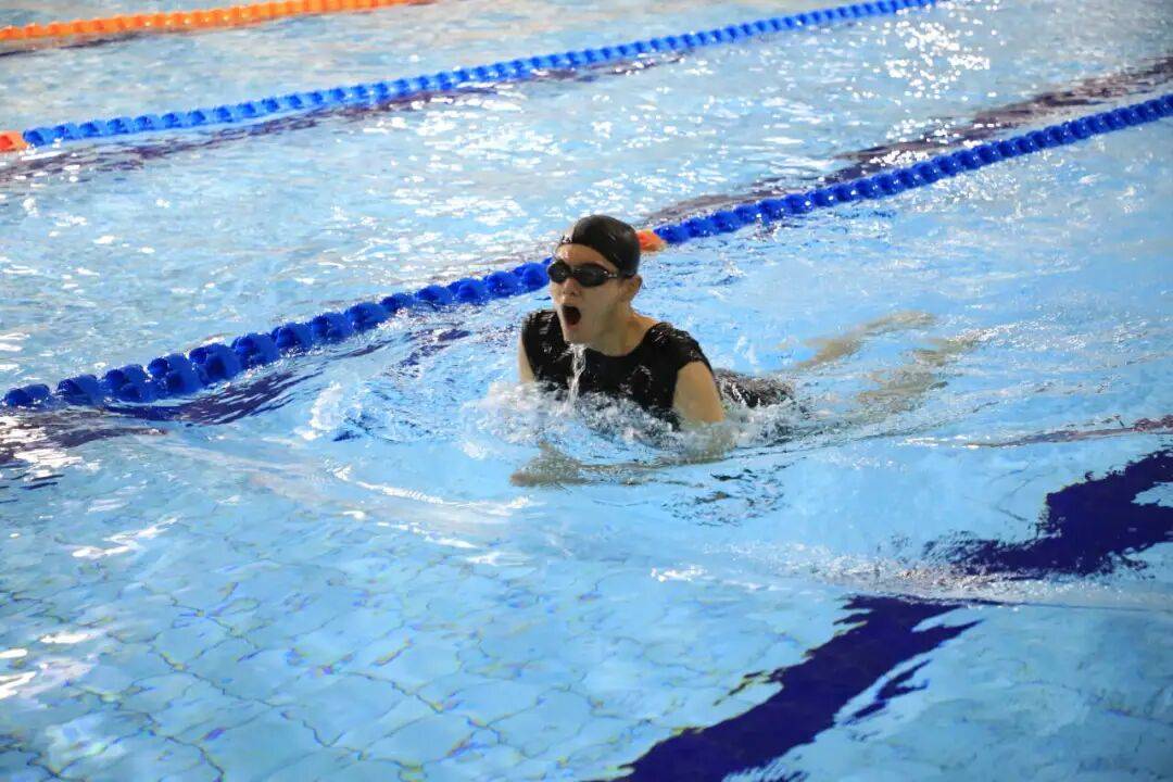 开云体育APP下载-咸阳彩虹中学运动会精彩集锦