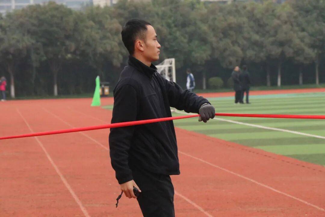 开云体育APP下载-咸阳彩虹中学运动会精彩集锦