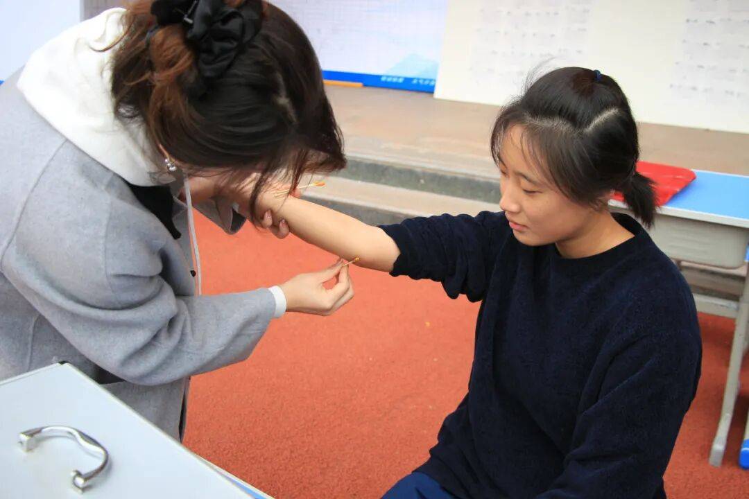 开云体育APP下载-咸阳彩虹中学运动会精彩集锦