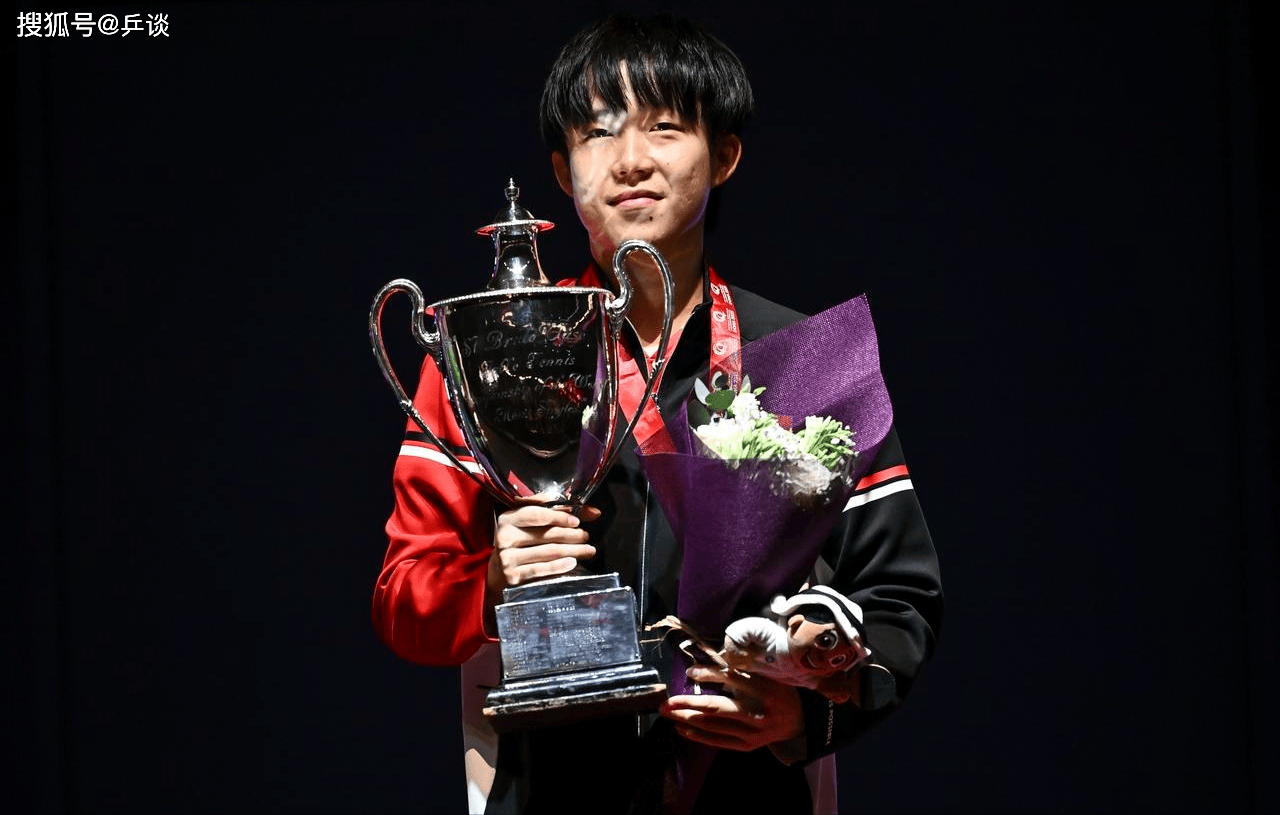 开云平台-王楚欽(qīn)2025賽(sài)季总结 | 少年終(zhōng)圆梦，登顶世乒賽(sài)，12冠(guān)傲视群雄