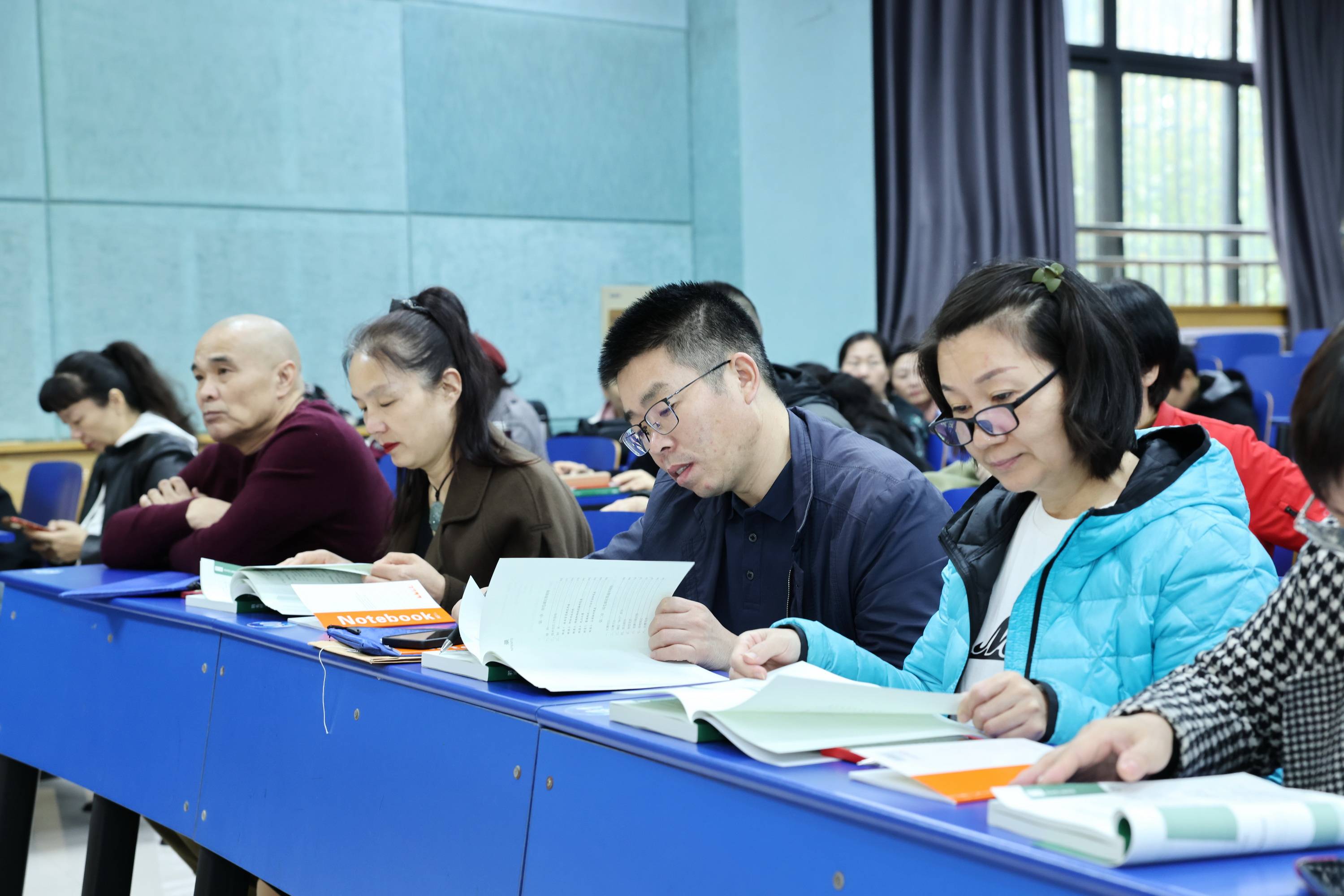 开云体育在线-筑牢羽毛球竞赛服务保障人才根基——郑州市羽毛球协会举办羽毛球三级、二级裁判员培训班