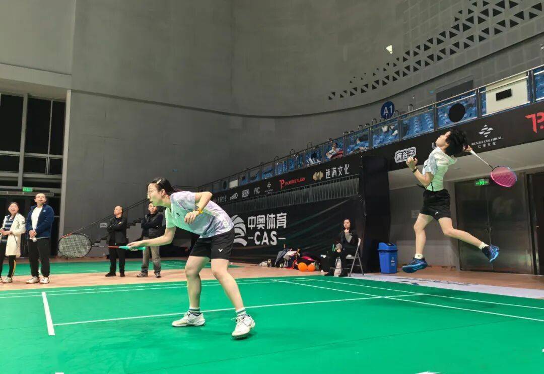 开云平台-简医羽毛球队在市级職(zhí)工(gōng)羽毛球比赛中(zhōng)斩获公开组第二名