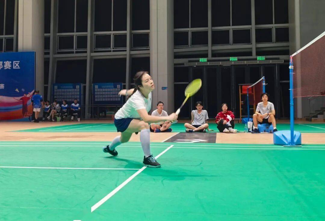 开云平台-简医羽毛球队在市级職(zhí)工(gōng)羽毛球比赛中(zhōng)斩获公开组第二名
