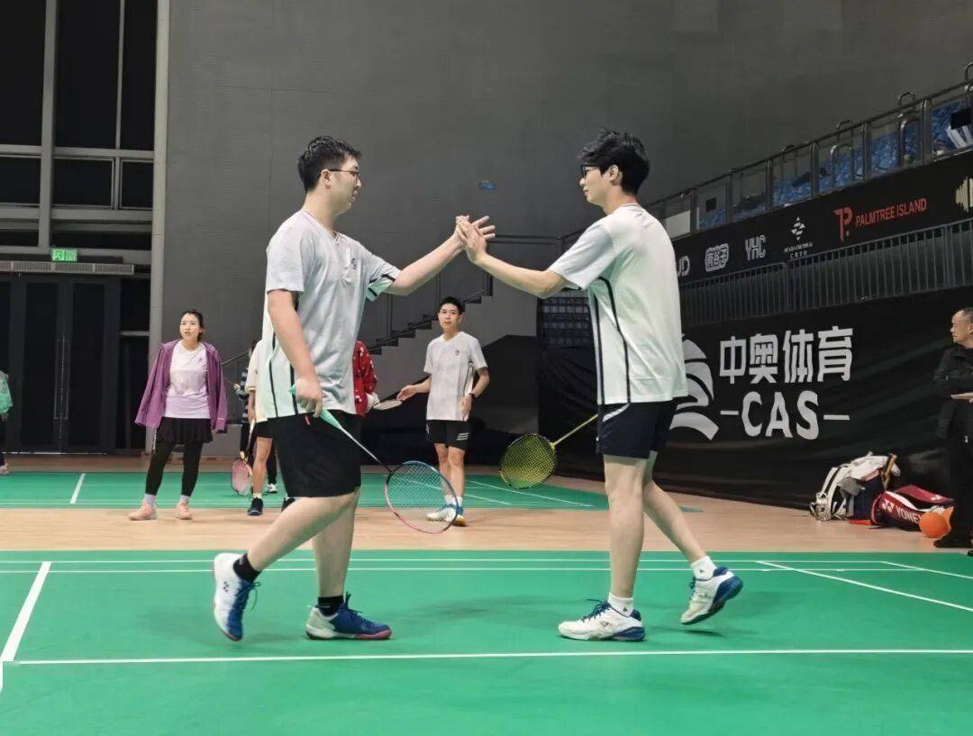 开云平台-简医羽毛球队在市级職(zhí)工(gōng)羽毛球比赛中(zhōng)斩获公开组第二名