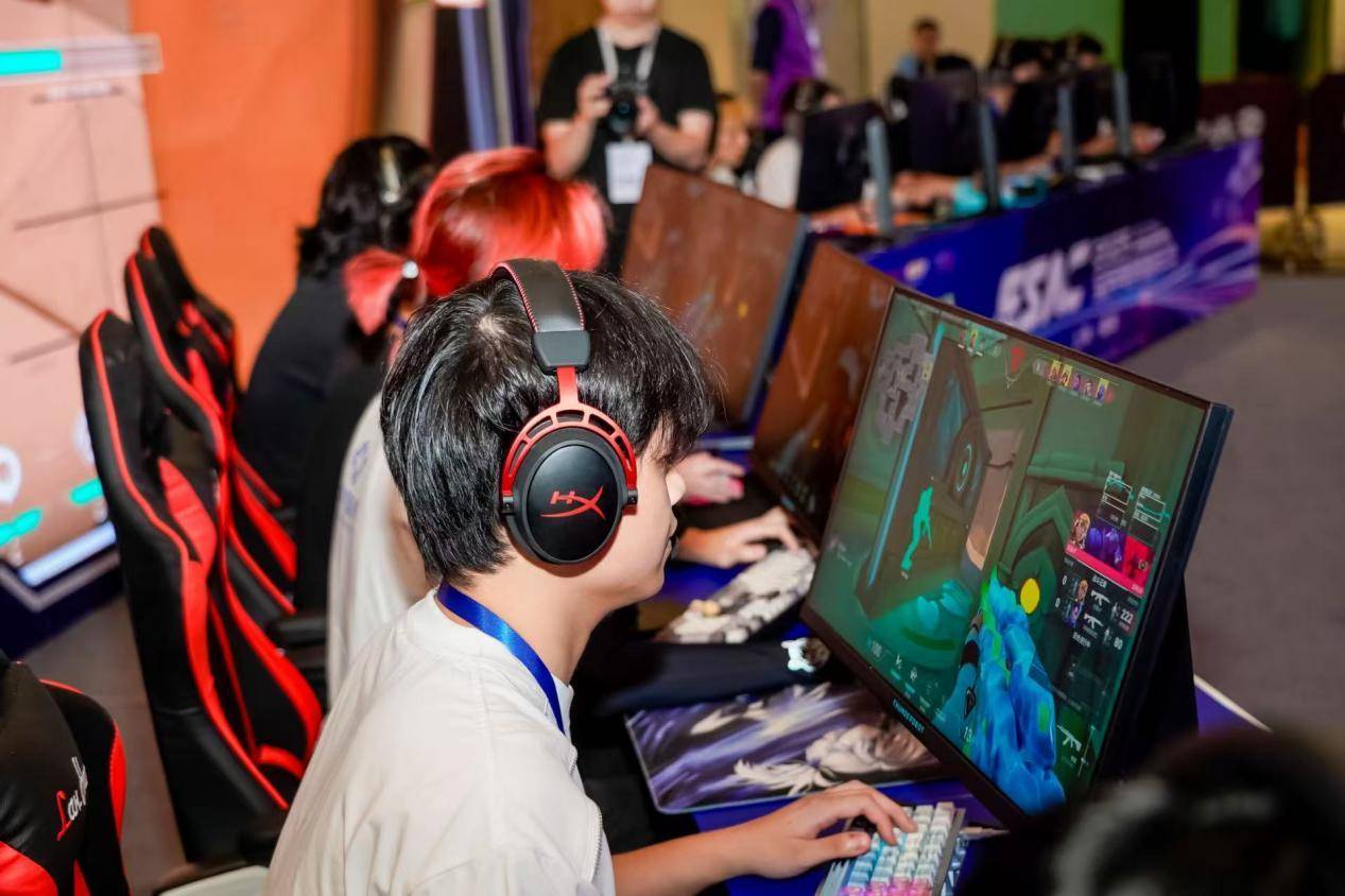 开云体育在线-电竞熱(rè)潮席卷上海 2025全民电竞嘉年华线下淘汰赛圆滿(mǎn)收官