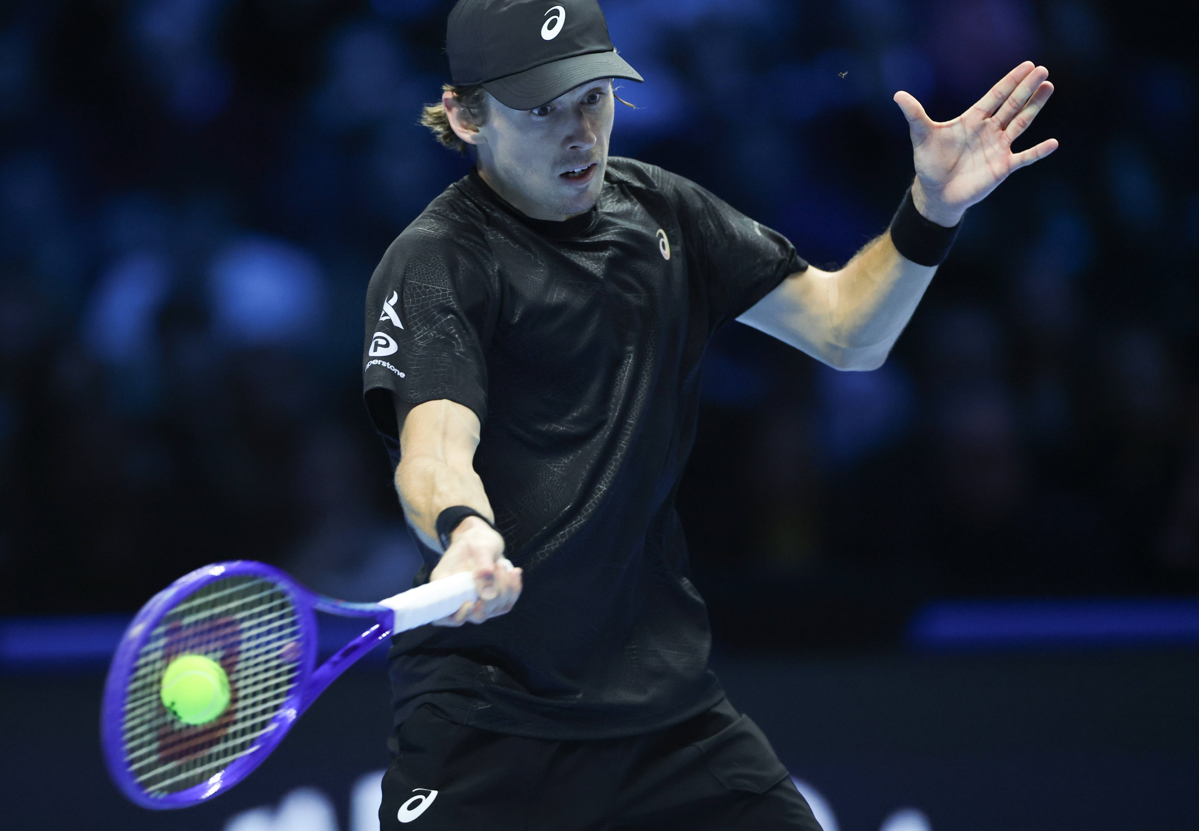 开云-（体育）网球——ATP年终总决赛半决赛：辛纳胜德米纳尔