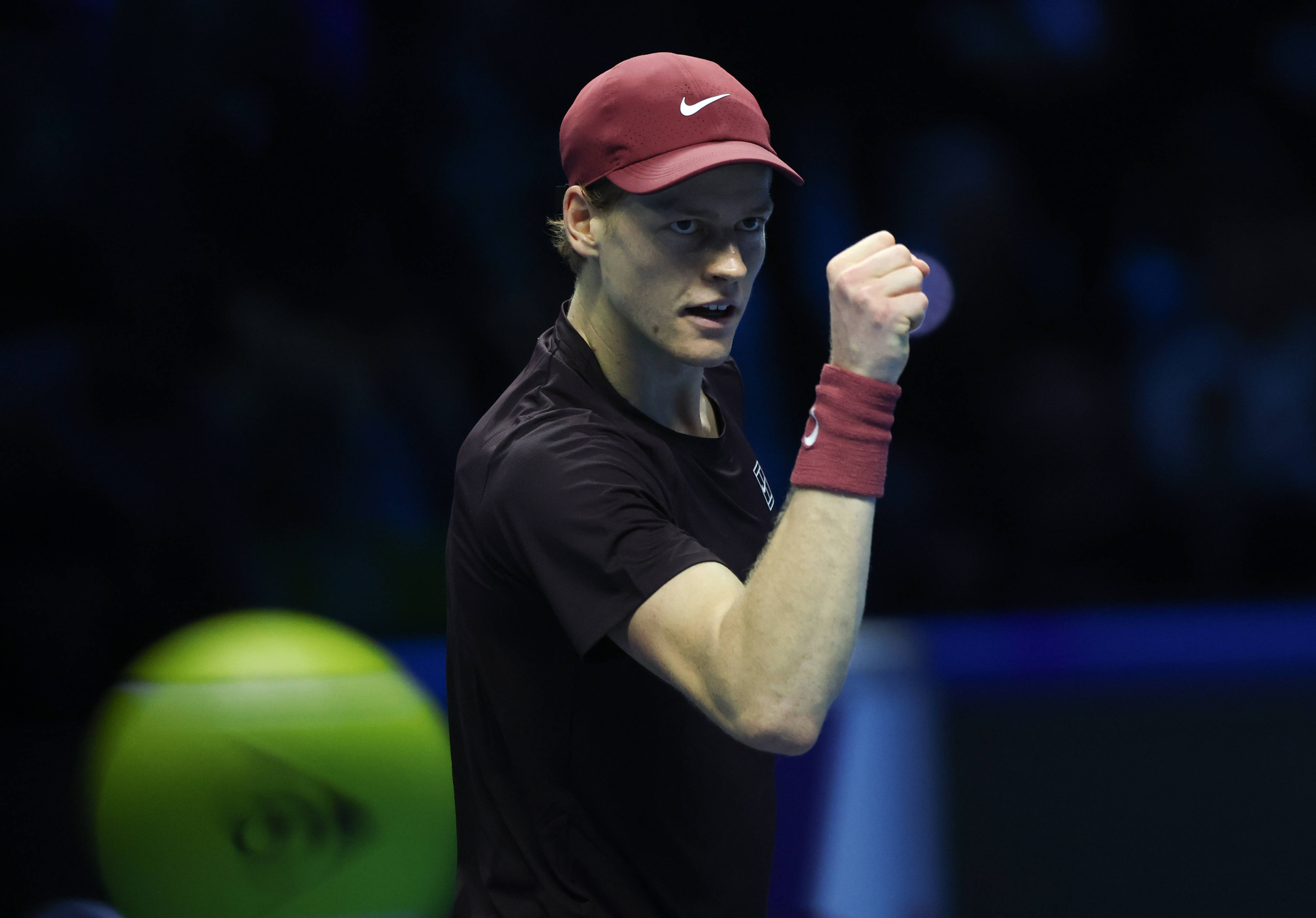 开云-（体育）网球——ATP年终总决赛半决赛：辛纳胜德米纳尔