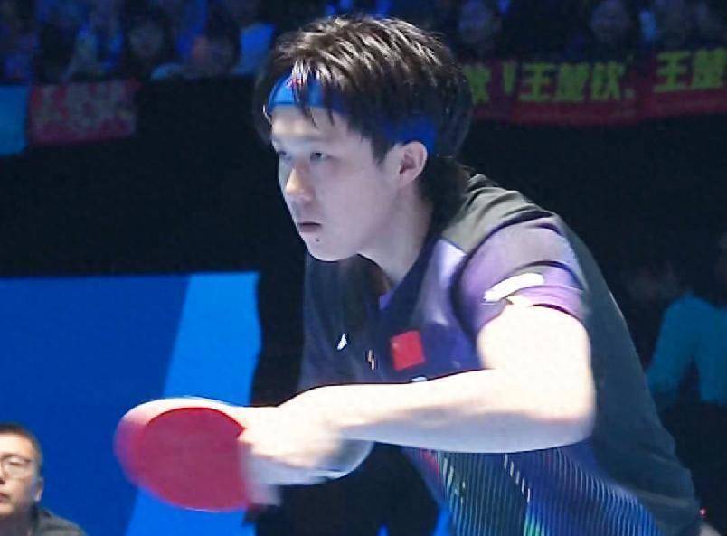 开云平台-乒乓亚洲杯：王楚钦新年开门红，首秀3-0大胜，孙逊场外指导